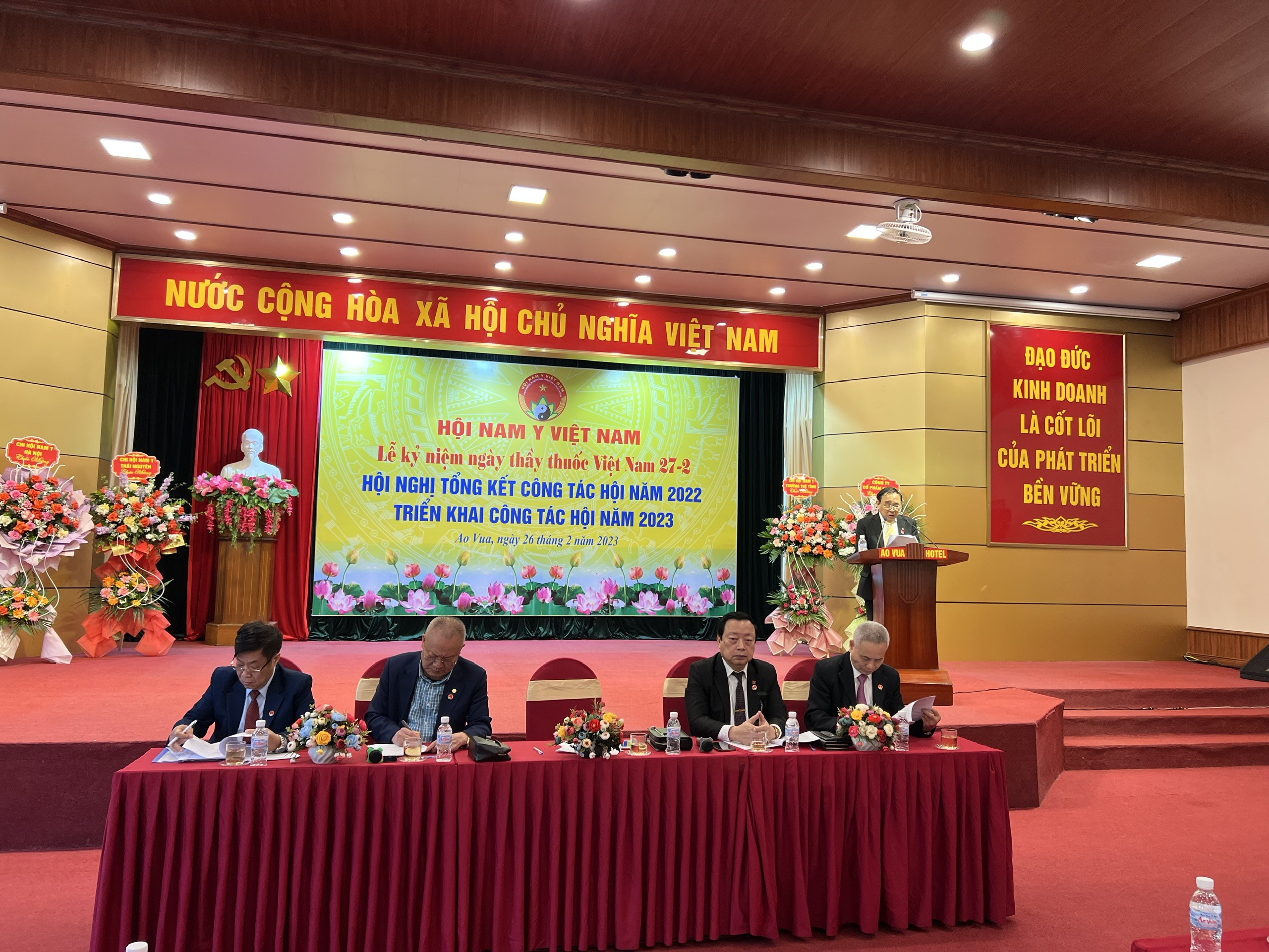 CHỮA BỆNH ĐÁI DẦM NGƯỜI TRƯỞNG THÀNH